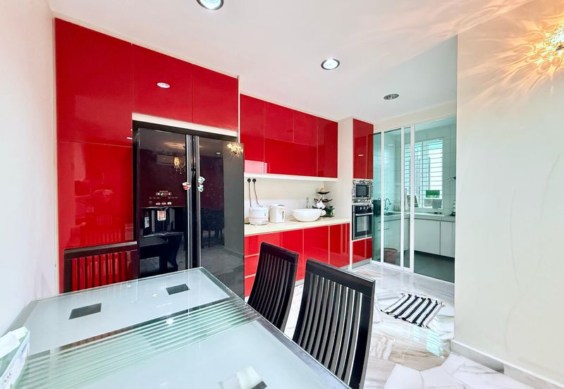 SL7, Bandar Sungai Long