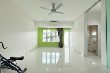 SL7, Bandar Sungai Long