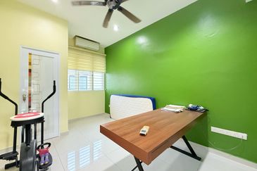 SL7, Bandar Sungai Long