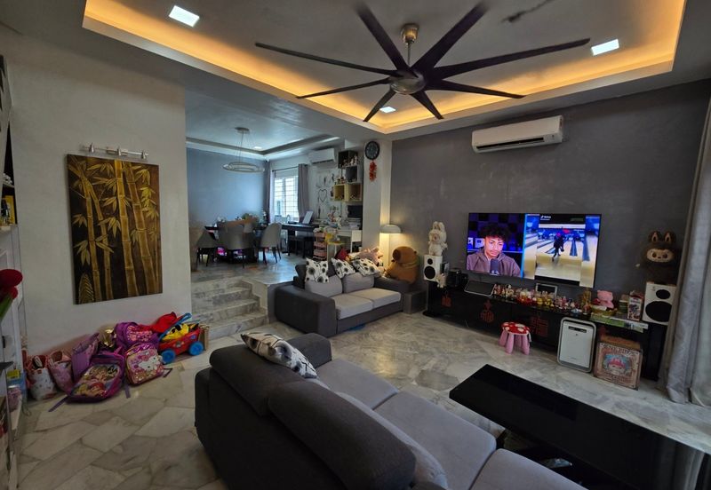 Persiaran Sungai Long 7