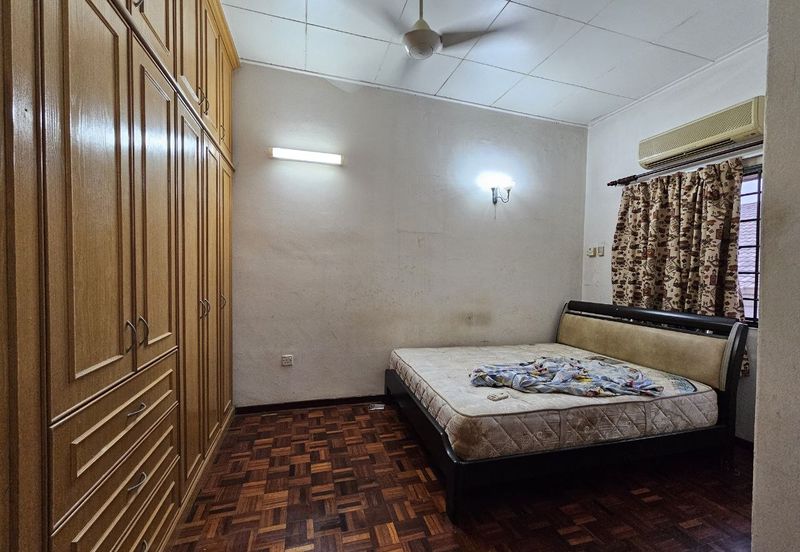 SL 4, Bandar Sungai Long