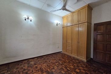 SL 4, Bandar Sungai Long