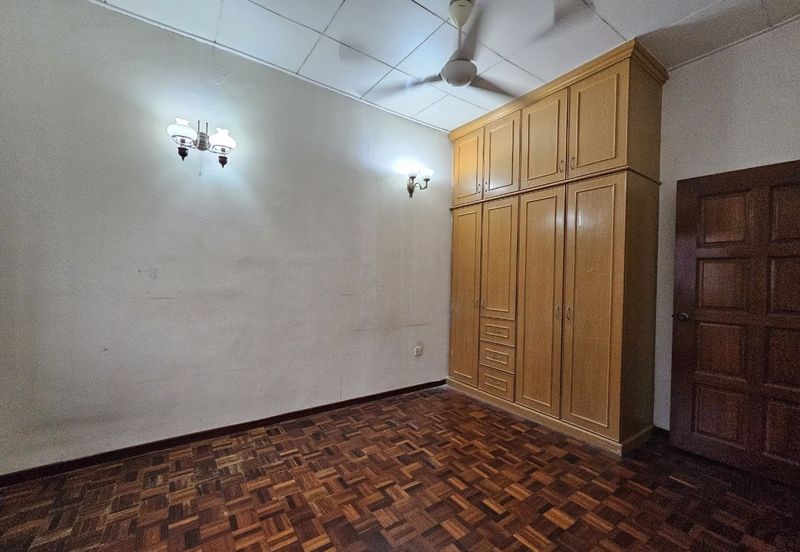 SL 4, Bandar Sungai Long