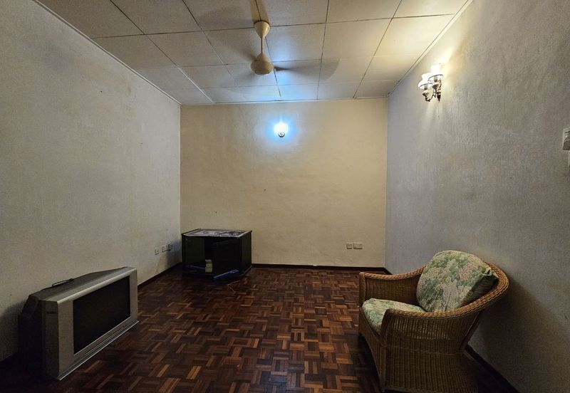 SL 4, Bandar Sungai Long