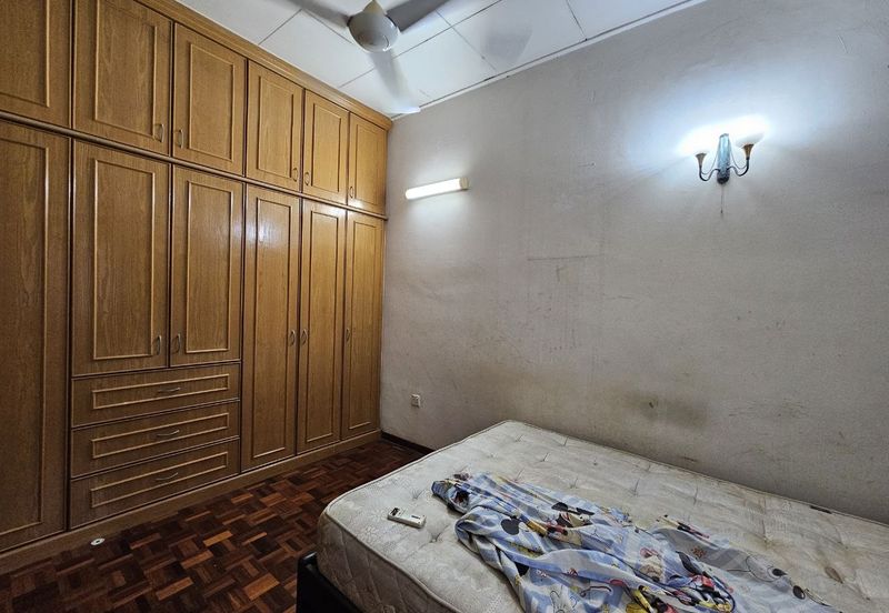 SL 4, Bandar Sungai Long