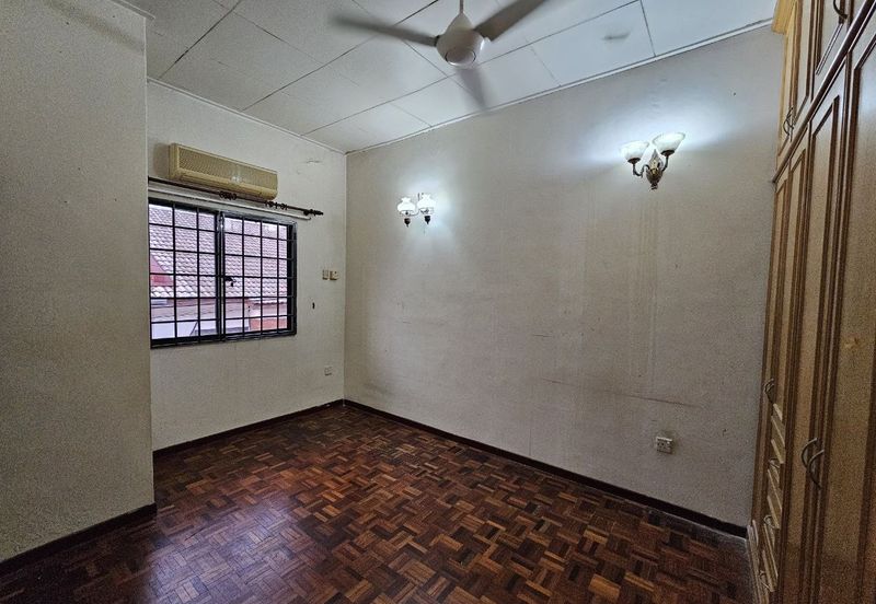 SL 4, Bandar Sungai Long