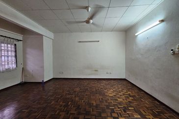 SL 4, Bandar Sungai Long