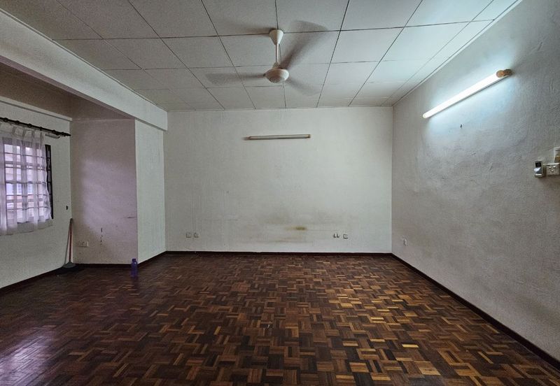 SL 4, Bandar Sungai Long