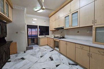 SL 4, Bandar Sungai Long