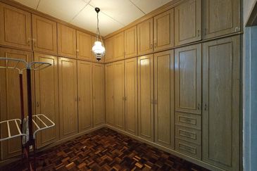 SL 4, Bandar Sungai Long