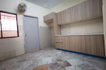 SL7, Bandar Sungai Long