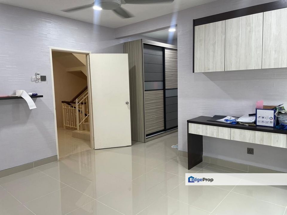 Venture Heights, Balakong Cheras Jaya 2.5 Storey Renovated Gated Guarded House for Sale , Selangor, Cheras South