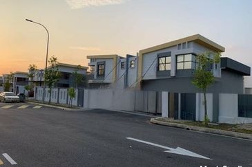 Lekas 32 Industrial Park