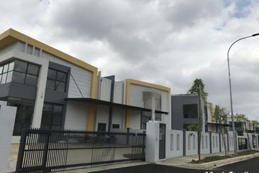 Lekas 32 Industrial Park