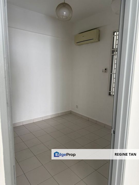 Batu 9 Cheras, Taragon Puteri Townhouse 1087 sq ft for sale , Selangor, Batu 9th Cheras