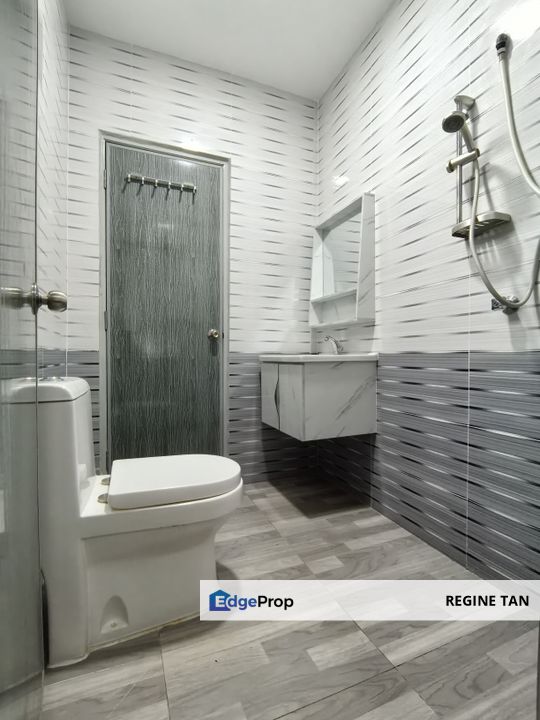 Sungai Long G Floor Townhouse 1/2 Storey Partly Furnished for rent , Selangor, Kajang