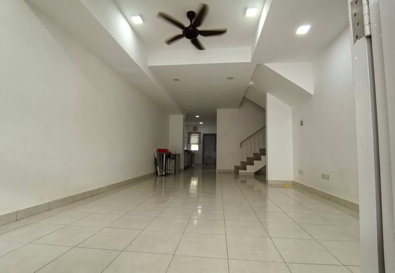 SL7, Bandar Sungai Long