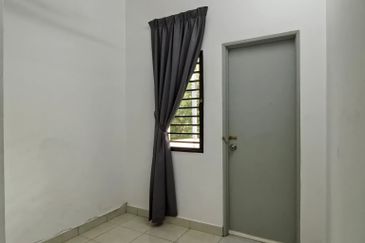 SL7, Bandar Sungai Long