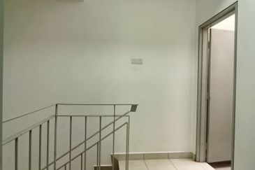 SL7, Bandar Sungai Long