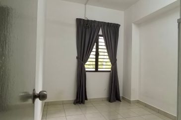 SL7, Bandar Sungai Long