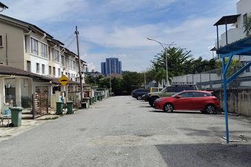 SL7, Bandar Sungai Long