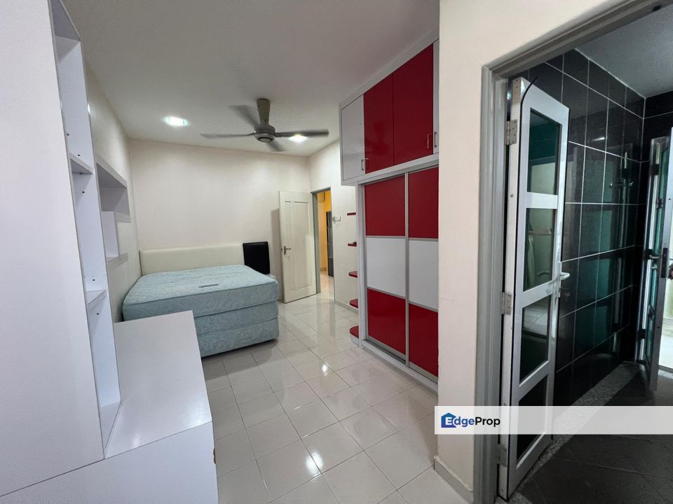 Mahkota Cheras 2 Storey Corner Gated Guarded partly furnished for rent , Selangor, Cheras