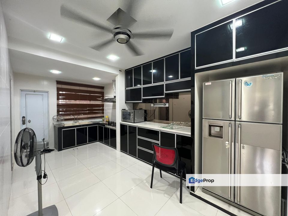 Mahkota Cheras 2 Storey Corner Gated Guarded partly furnished for rent , Selangor, Cheras