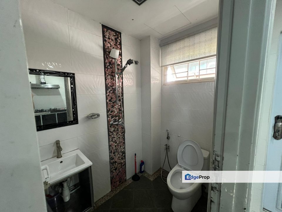 Mahkota Cheras 2 Storey Corner Gated Guarded partly furnished for rent , Selangor, Cheras