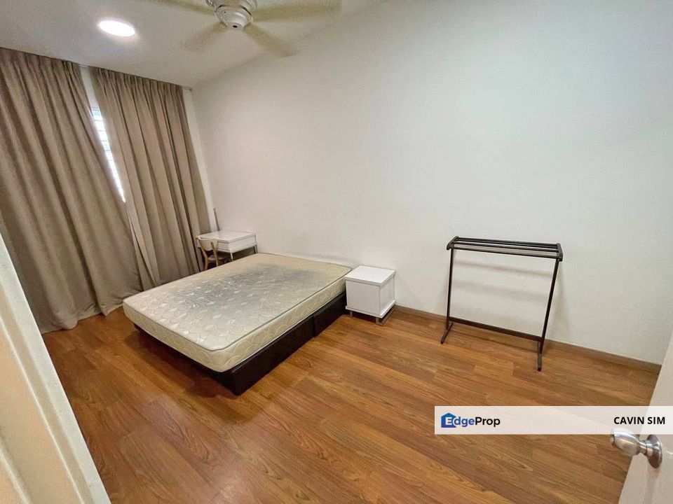 5 min to second link tuas and good condition, Johor, Gelang Patah