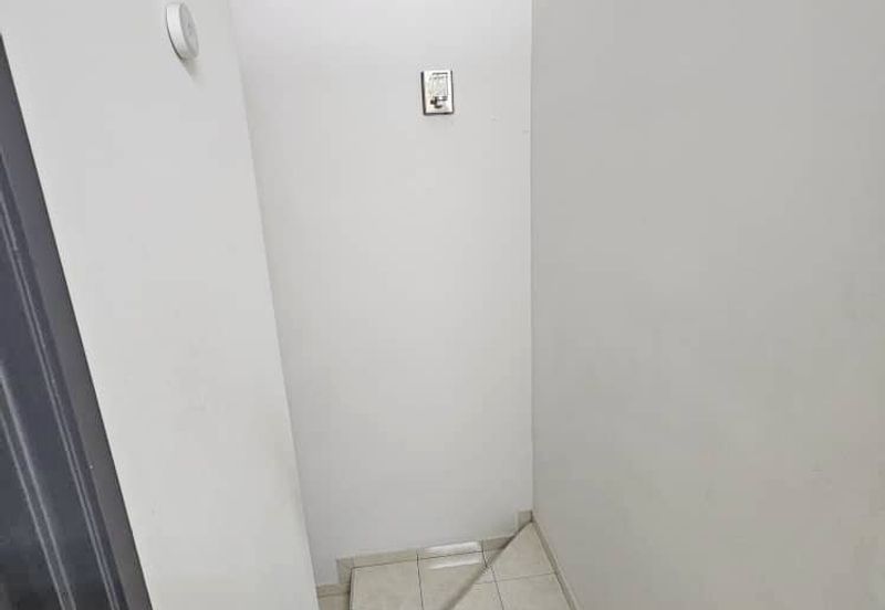 Jalan Setia Tropika 2/11