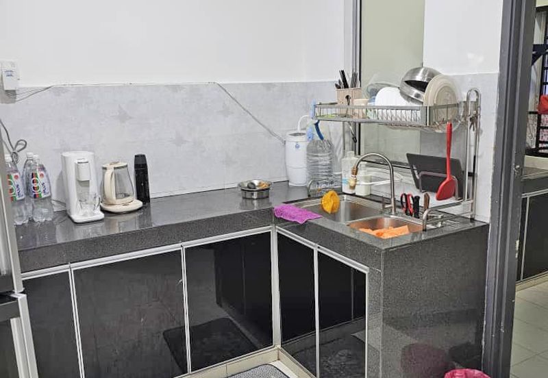 Jalan Setia Tropika 2/11