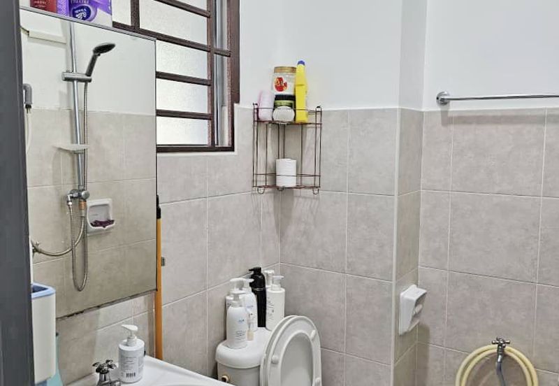 Jalan Setia Tropika 2/11