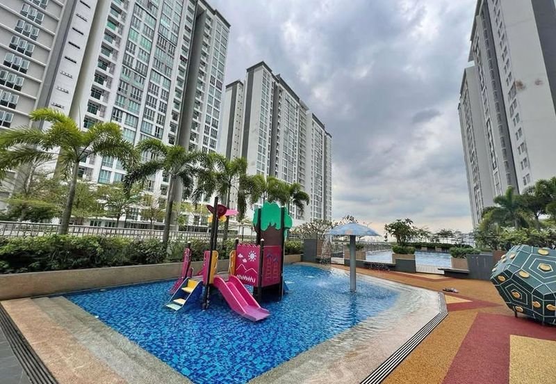 Meridin Bayvue Apartment