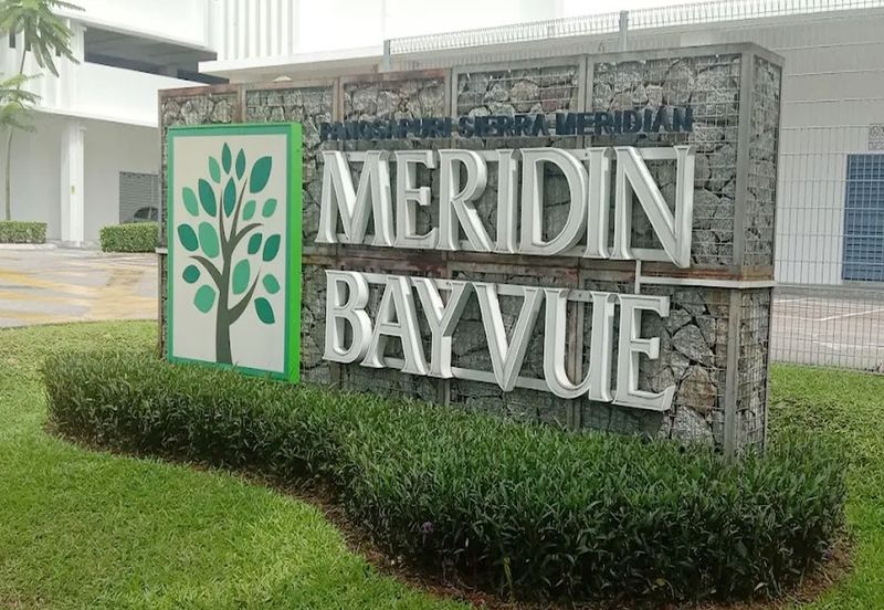 Meridin Bayvue Apartment