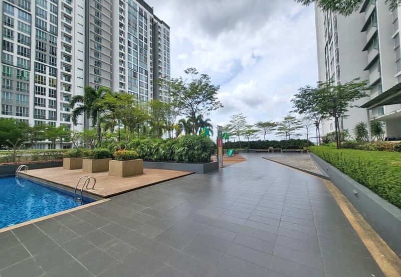 Meridin Bayvue Apartment