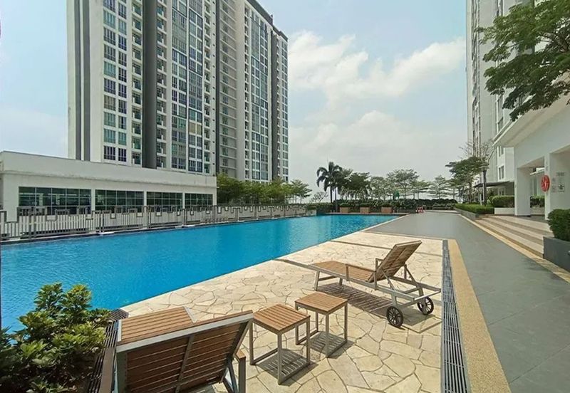 Meridin Bayvue Apartment