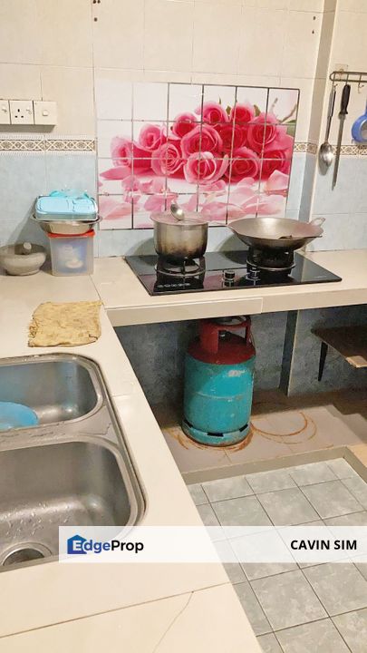 Full Loan_Good Condition Sri Akasia Apartment, Easy By bus to singapore, Johor, Tampoi