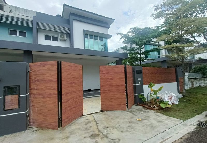 Hazel & Clavillia Taman Pulai