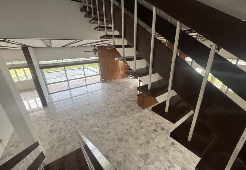 Jalan Lingkungan U Thant 