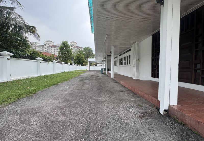 Jalan Lingkungan U Thant 