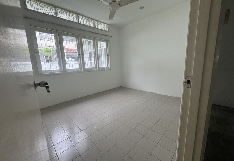 Jalan Lingkungan U Thant 