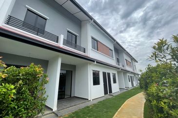 Reef Of Tropics, Setia Eco Glades