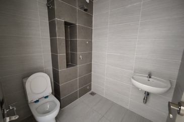 Monet Springtime @ Sunsuria City