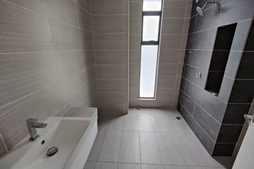 Monet Springtime @ Sunsuria City