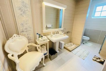 Perdana Lakeview East