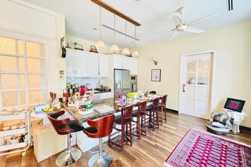 Perdana Lakeview East