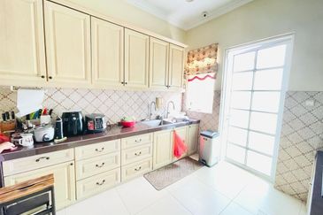 Perdana Lakeview East