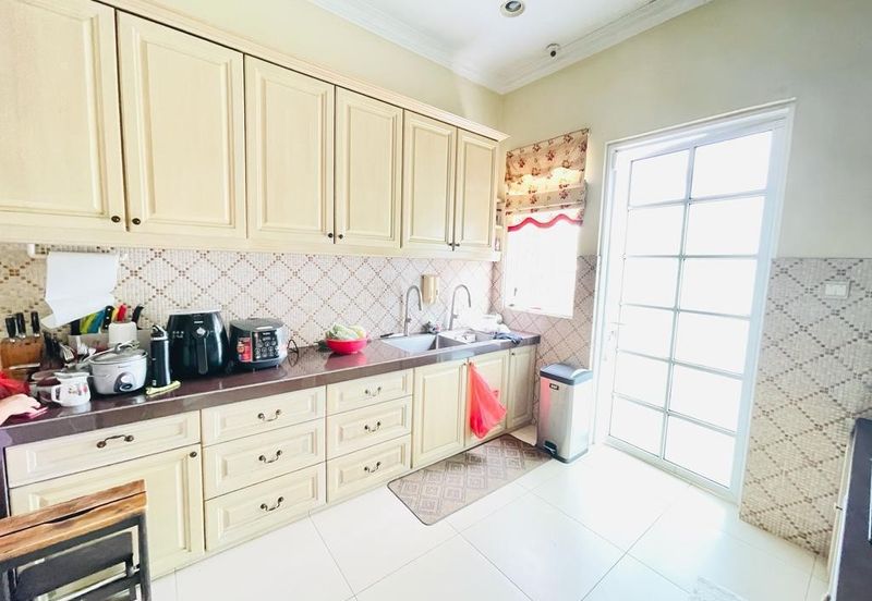 Perdana Lakeview East