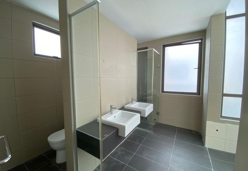 Lake Point Residence