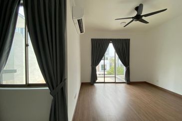 Lake Point Residence